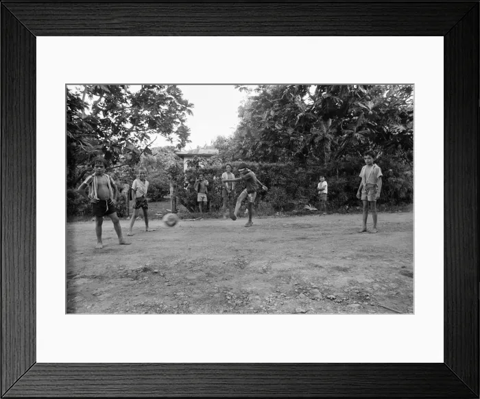 Framed Print : Life on Tahiti, one of the Polynesian Islands, French Polynesia, in the Pacific Ocean Framed Print : Life on Tahiti, one of the Polynesian Islands, French Polynesia, in the Pacific Ocean