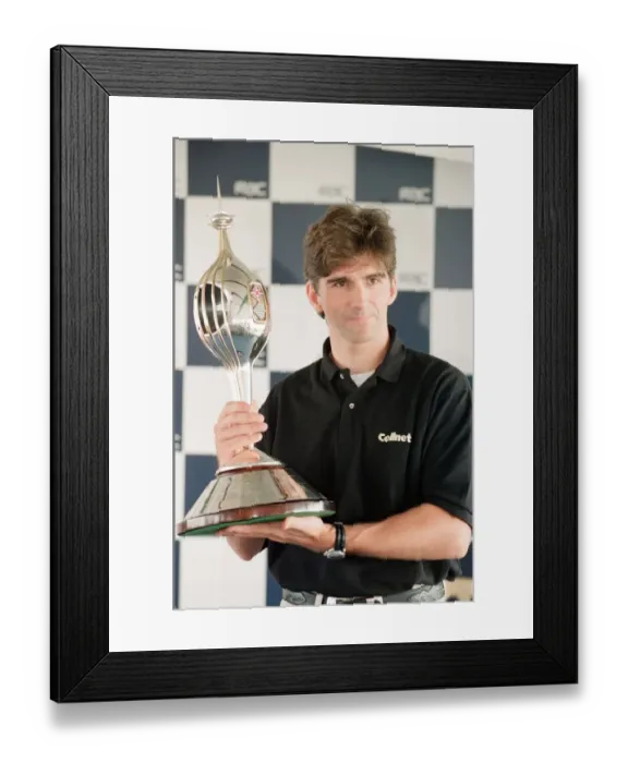 Framed Print : Damon Hill of Arrows-Yamaha, is presented with the Hawthorn Memorial Trophy