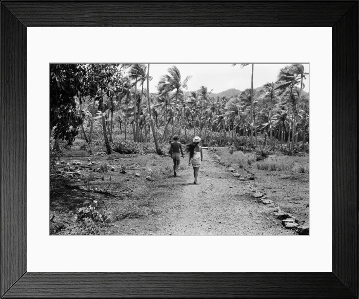 Framed Print : Life on Tahiti, one of the Polynesian Islands, French Polynesia, in the Pacific Ocean Framed Print : Life on Tahiti, one of the Polynesian Islands, French Polynesia, in the Pacific Ocean