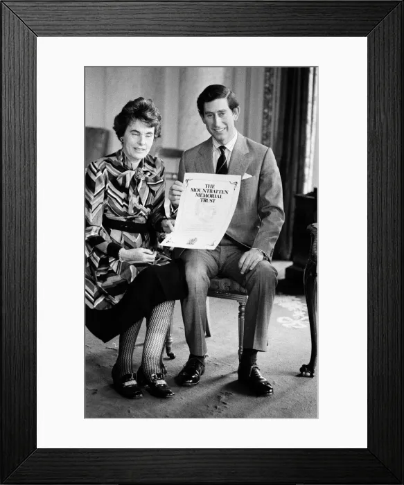 Framed Print : The Mountbatten Memorial Trust announces certificate launch - pictured are Patricia Framed Print : The Mountbatten Memorial Trust announces certificate launch - pictured are Patricia