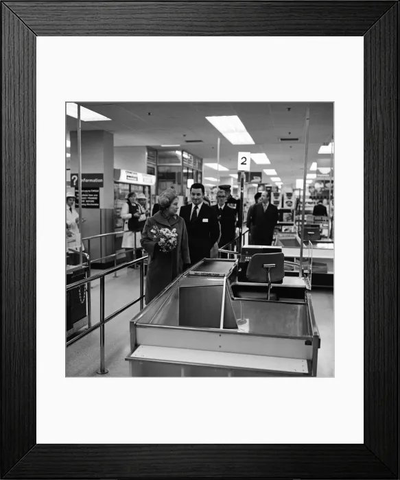 Framed Print : Queen Elizabeth II opens the Elmsleigh Shopping Centre, Staines Framed Print : Queen Elizabeth II opens the Elmsleigh Shopping Centre, Staines