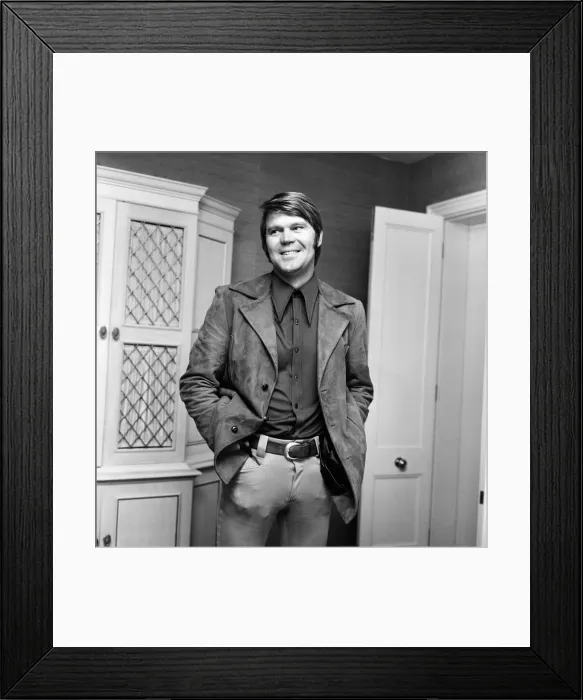 Framed Print : American singer Glen Campbell at the Hilton Hotel. 19th November 1970 Framed Print : American singer Glen Campbell at the Hilton Hotel. 19th November 1970