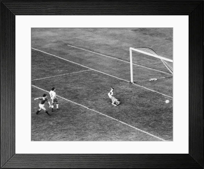 Framed Print : Glasgow Rangers 5 v Morton 0. Scottish League Cup final match at Hampden Park Framed Print : Glasgow Rangers 5 v Morton 0. Scottish League Cup final match at Hampden Park