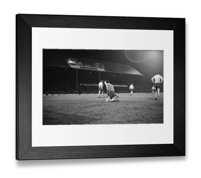 Framed Print : Middlesbrough 1-0 Wycombe Wanderers, FA Cup Replay at Ayresome Park Framed Print : Middlesbrough 1-0 Wycombe Wanderers, FA Cup Replay at Ayresome Park