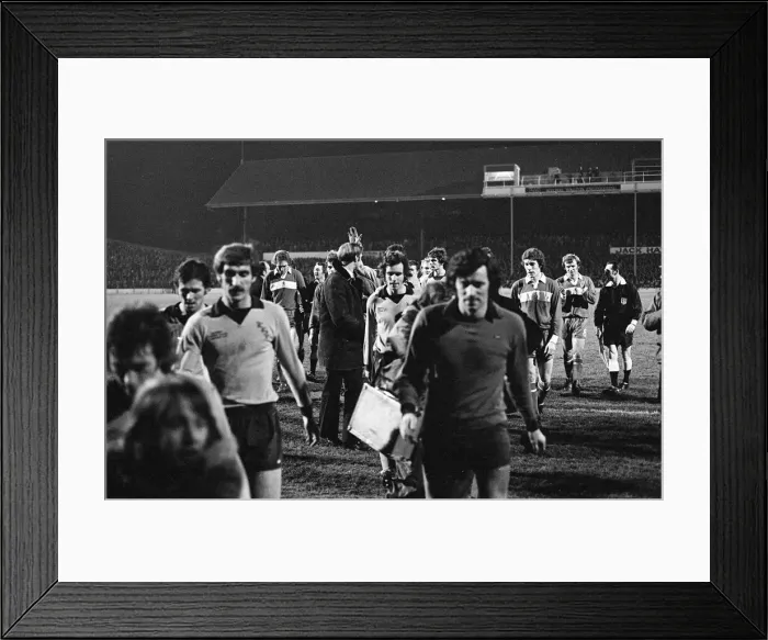 Framed Print : Middlesbrough 1-0 Wycombe Wanderers, FA Cup Replay at Ayresome Park Framed Print : Middlesbrough 1-0 Wycombe Wanderers, FA Cup Replay at Ayresome Park