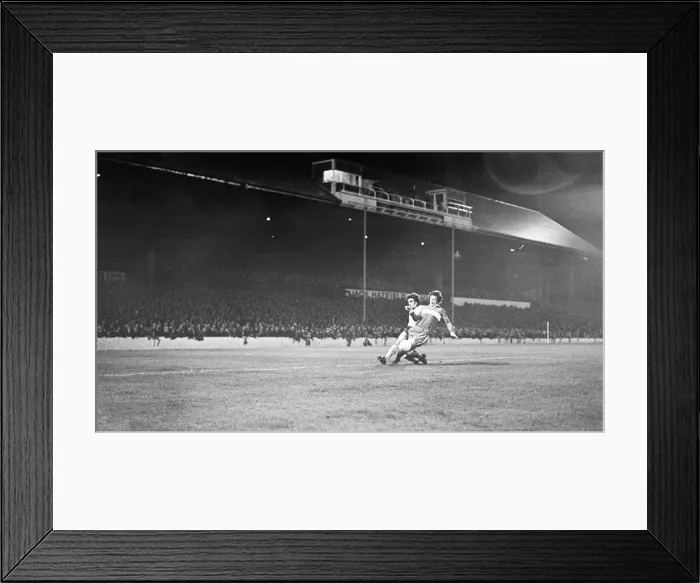 Framed Print : Middlesbrough 1-0 Wycombe Wanderers, FA Cup Replay at Ayresome Park Framed Print : Middlesbrough 1-0 Wycombe Wanderers, FA Cup Replay at Ayresome Park