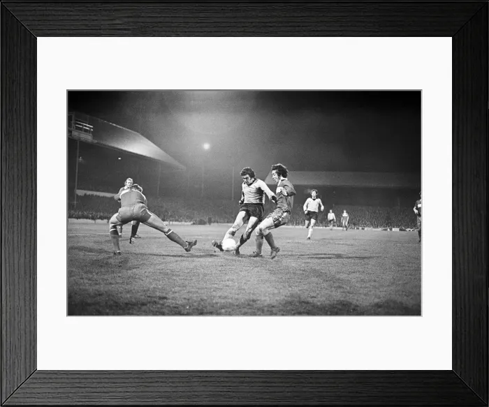 Framed Print : Middlesbrough 1-0 Wycombe Wanderers, FA Cup Replay at Ayresome Park Framed Print : Middlesbrough 1-0 Wycombe Wanderers, FA Cup Replay at Ayresome Park