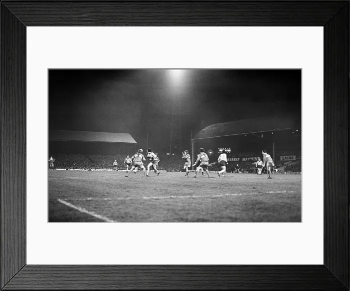 Framed Print : Middlesbrough 1-0 Wycombe Wanderers, FA Cup Replay at Ayresome Park Framed Print : Middlesbrough 1-0 Wycombe Wanderers, FA Cup Replay at Ayresome Park