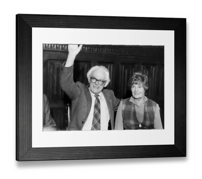 Framed Print : Michael Foot and wife Jill Craigie after his election as leader of the Labour party