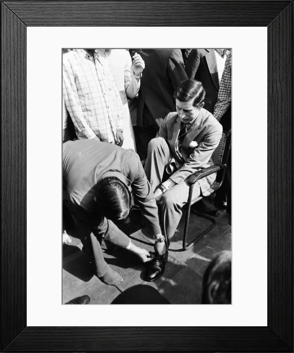 Framed Print : Prince Charles, Prince of Wales visits Jama Masjid Mosque, Delhi. 26th November 1980 Framed Print : Prince Charles, Prince of Wales visits Jama Masjid Mosque, Delhi. 26th November 1980