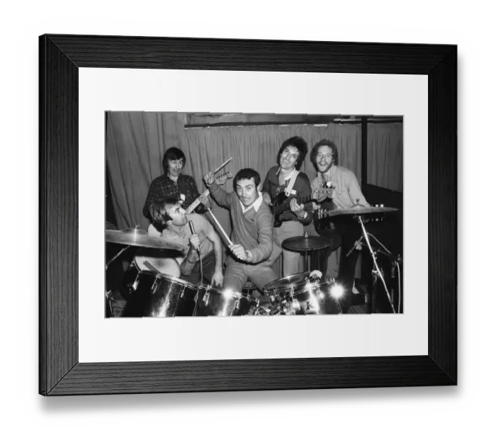 Framed Print : Alan Minter with pop group Jigsaw at recording studio in Clapham Framed Print : Alan Minter with pop group Jigsaw at recording studio in Clapham