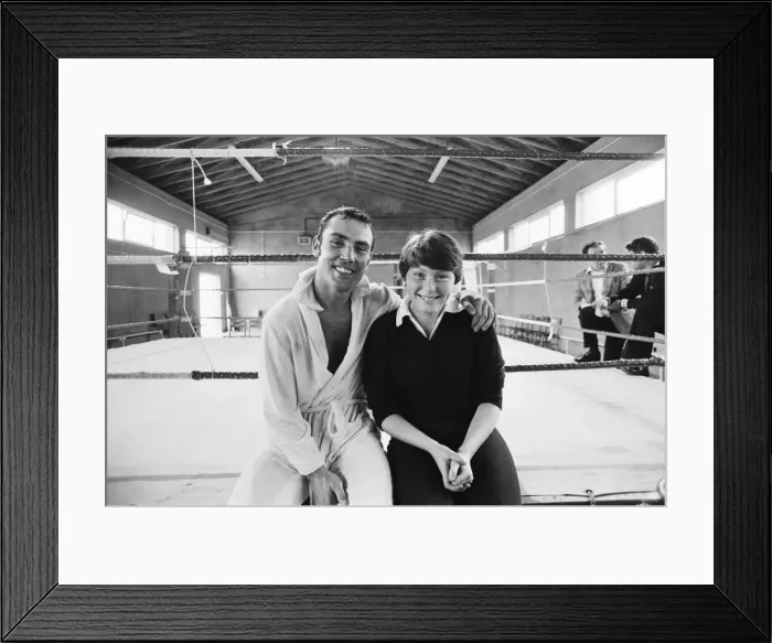 Framed Print : Middleweight Champion Alan Minter training in Jersey ahead of his World Title fight