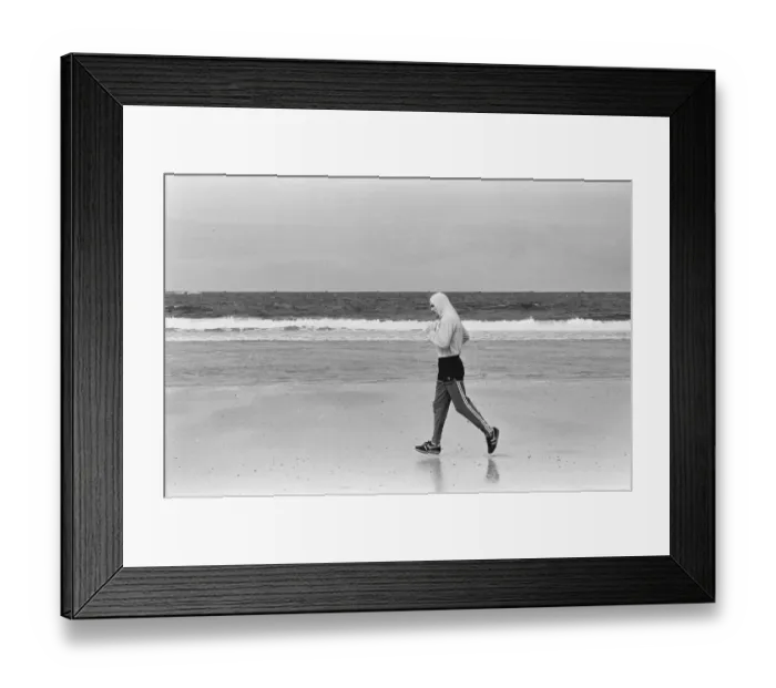 Framed Print : Middleweight Champion Alan Minter training in Jersey ahead of his World Title fight Framed Print : Middleweight Champion Alan Minter training in Jersey ahead of his World Title fight