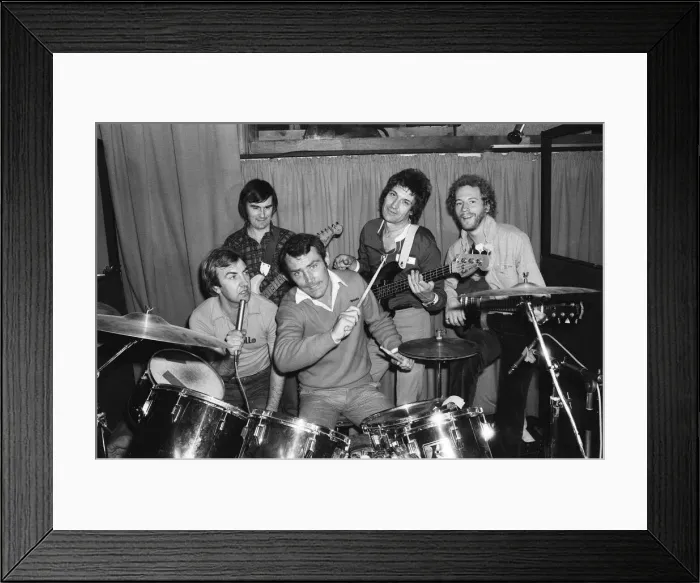 Framed Print : Alan Minter with pop group Jigsaw at recording studio in Clapham Framed Print : Alan Minter with pop group Jigsaw at recording studio in Clapham
