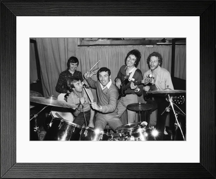 Framed Print : Alan Minter with pop group Jigsaw at recording studio in Clapham Framed Print : Alan Minter with pop group Jigsaw at recording studio in Clapham