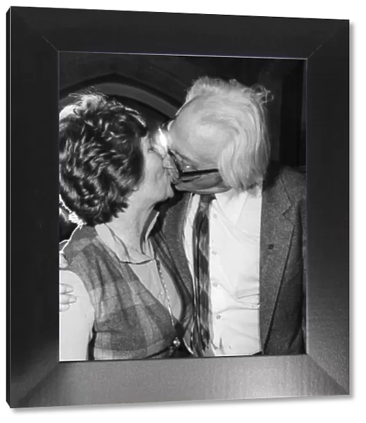 Michael Foot kissing wife JIll Craigie - Novemer 1980 -----