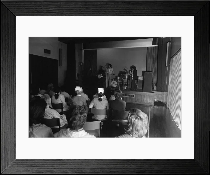Framed Print : Pop group, Bay City Rollers, serenade patients. 1972 Framed Print : Pop group, Bay City Rollers, serenade patients. 1972