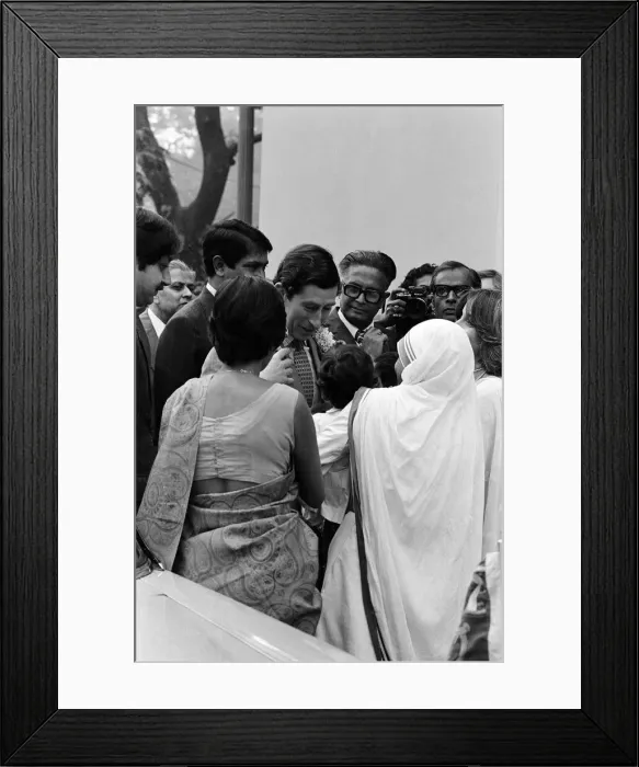 Framed Print : Prince Charles visits Mother Teresa at her institution in Calcutta, India. December 1980