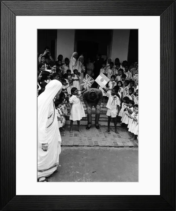 Framed Print : Prince Charles visits Mother Teresa at her institution in Calcutta, India. December 1980
