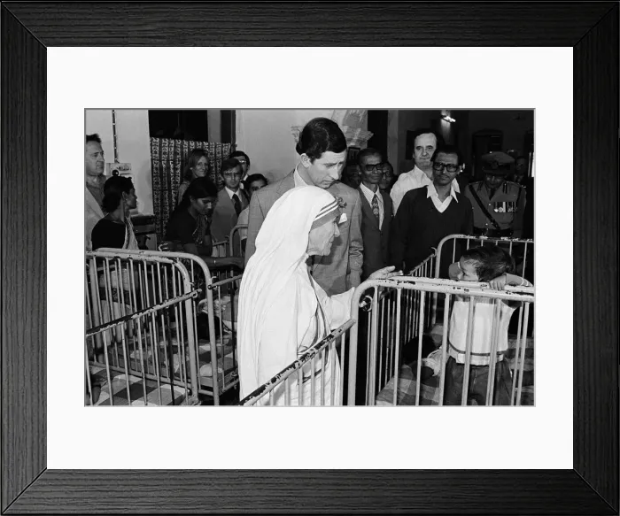 Framed Print : Prince Charles visits Mother Teresa at her institution in Calcutta, India. December 1980