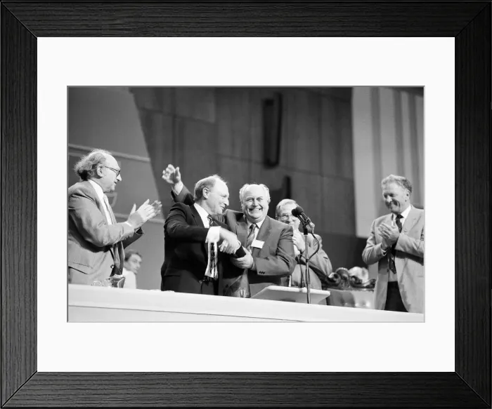 Framed Print : The 1986 Trades Union Congress held in Brighton. Labour Leader Neil Kinnock with TUC Framed Print : The 1986 Trades Union Congress held in Brighton. Labour Leader Neil Kinnock with TUC