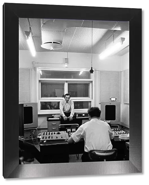 Lionel Bart at the EMI studios in St Johns Wood recording Maggie May. 9th August 1964