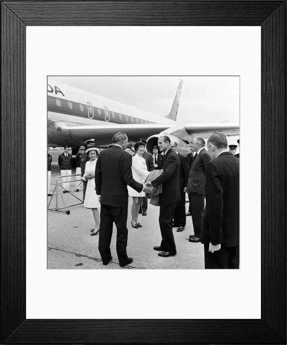 Framed Print : The Queen, The Duke of Edinburgh and Princess Anne waiting to board the plane for a 10 Framed Print : The Queen, The Duke of Edinburgh and Princess Anne waiting to board the plane for a 10