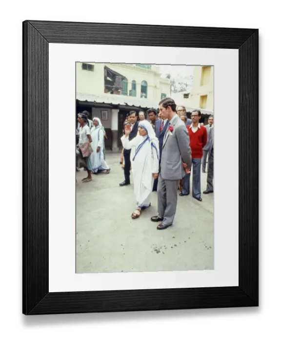 Framed Print : Prince Charles meets Mother Teresa during his tour of India. Calcutta. December 1980