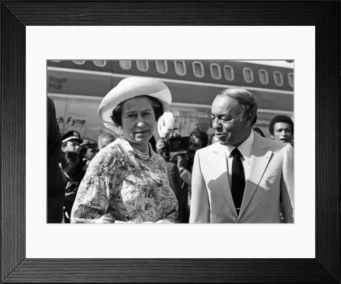Framed Print : Queen Elizabeth II leaving Morocco. The Queen is accompanied by King Hassan II Framed Print : Queen Elizabeth II leaving Morocco. The Queen is accompanied by King Hassan II