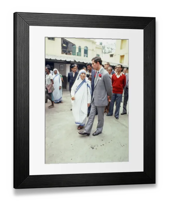 Framed Print : Prince Charles meets Mother Teresa during his tour of India. Calcutta. December 1980