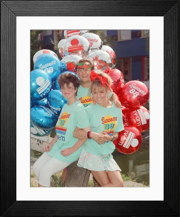 Framed Print : TV Presenters Timmy Mallett and Michaela Strachan with new TV-am weather girl Carol
