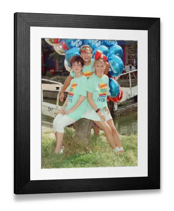 Framed Print : TV Presenters Timmy Mallett and Michaela Strachan with new TV-am weather girl Carol Framed Print : TV Presenters Timmy Mallett and Michaela Strachan with new TV-am weather girl Carol