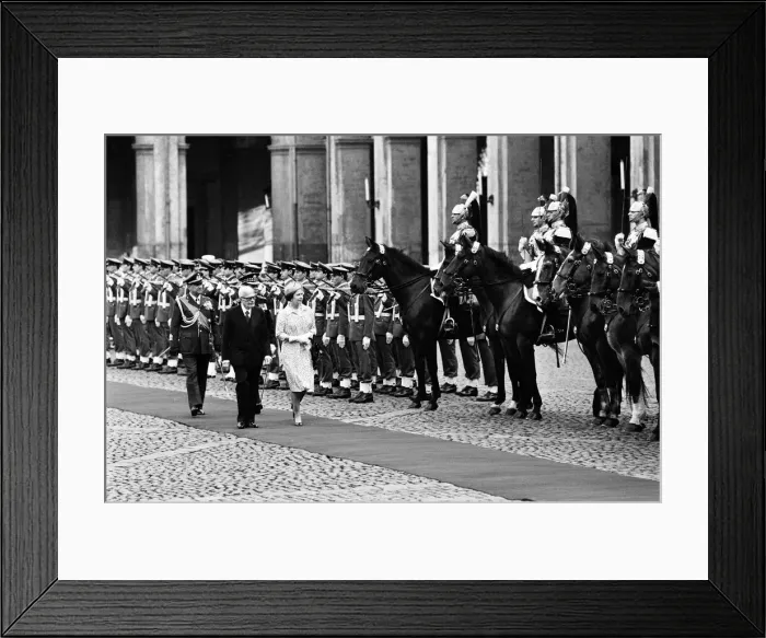 Framed Print : Queen Elizabeth II state visit to Rome, Italy. The Queen is pictured with Sandro Pertini Framed Print : Queen Elizabeth II state visit to Rome, Italy. The Queen is pictured with Sandro Pertini