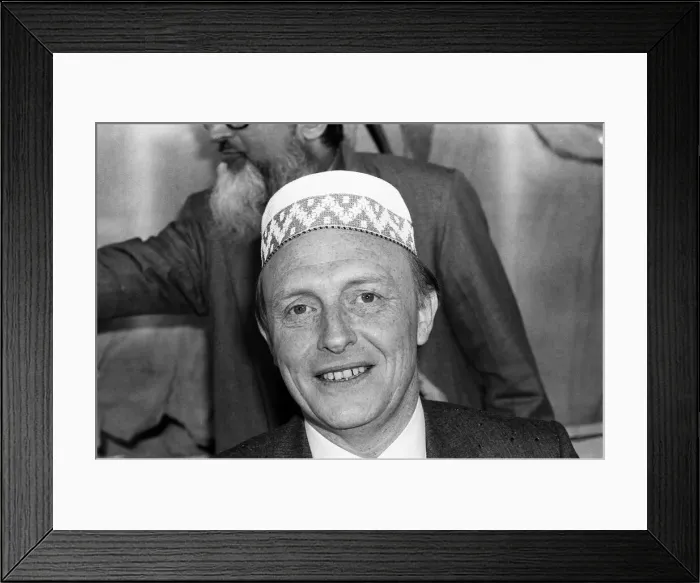 Framed Print : Labour leader Neil Kinnock visits a mosque in Fulham, London. 7th April 1986 Framed Print : Labour leader Neil Kinnock visits a mosque in Fulham, London. 7th April 1986