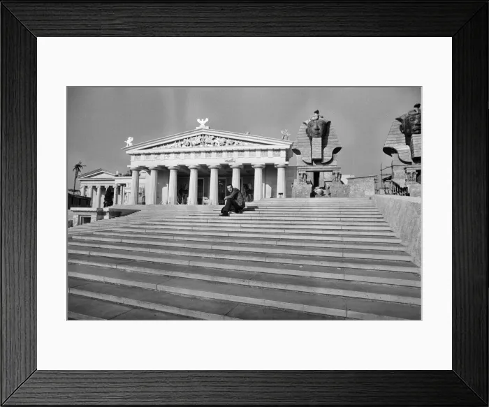 Framed Print : Cleopatra film set at Pinewood Studios, Buckinghamshire Framed Print : Cleopatra film set at Pinewood Studios, Buckinghamshire