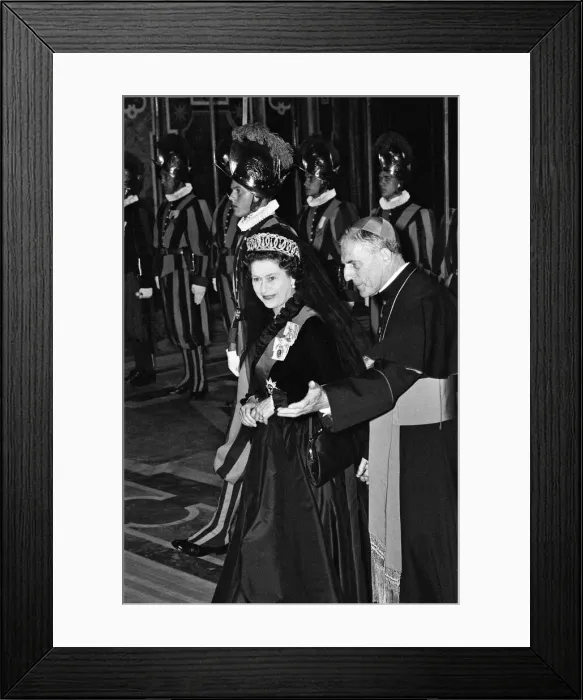 Framed Print : Queen Elizabeth II visits Pope John Paul II at the Vatican. 17th October 1980 Framed Print : Queen Elizabeth II visits Pope John Paul II at the Vatican. 17th October 1980