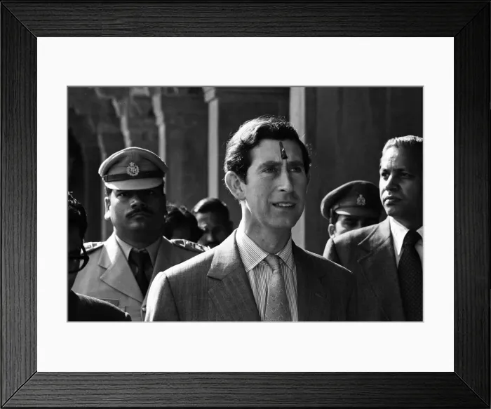 Framed Print : Prince Charles visits the historical Fatehpur Sikri near Agra, India. 29th November 1980 Framed Print : Prince Charles visits the historical Fatehpur Sikri near Agra, India. 29th November 1980