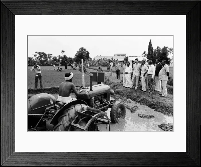 Framed Print : Prince Charles, Prince of Wales visits Madras, India. 4th December 1980 Framed Print : Prince Charles, Prince of Wales visits Madras, India. 4th December 1980