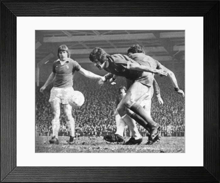 Framed Print : Liverpool verses Everton at Anfield, Liverpool, Merseyside Framed Print : Liverpool verses Everton at Anfield, Liverpool, Merseyside