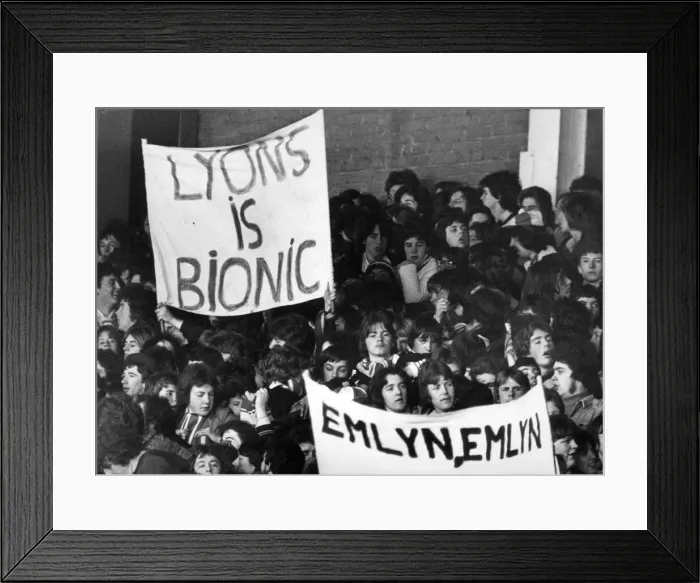 Framed Print : Liverpool verses Everton at Anfield, Liverpool, Merseyside