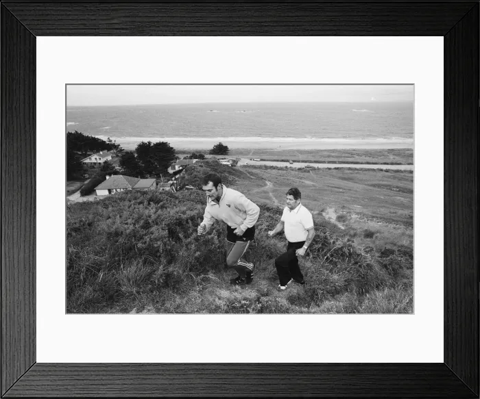 Framed Print : Middleweight Champion Alan Minter training in Jersey ahead of his World Title fight Framed Print : Middleweight Champion Alan Minter training in Jersey ahead of his World Title fight