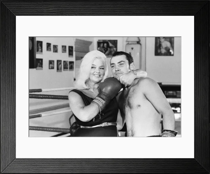 Framed Print : Former Middleweight Champion Alan Minter with singer and Actress Diana Dors at The Thomas Framed Print : Former Middleweight Champion Alan Minter with singer and Actress Diana Dors at The Thomas