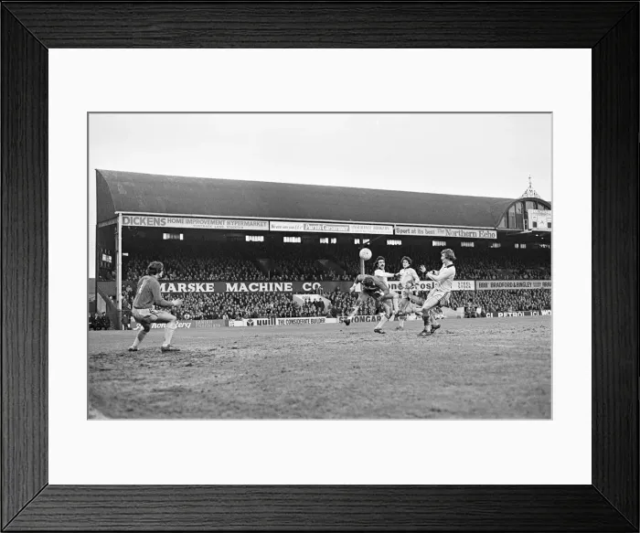 Framed Print : Middlesbrough 2-0 Tottenham Hotspur, league division one match at Ayresome Park Framed Print : Middlesbrough 2-0 Tottenham Hotspur, league division one match at Ayresome Park