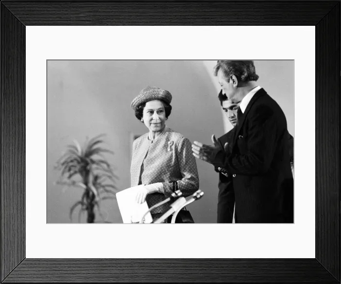 Framed Print : Queen Elizabeth II in Algiers, Algeria. 27th October 1980 Framed Print : Queen Elizabeth II in Algiers, Algeria. 27th October 1980