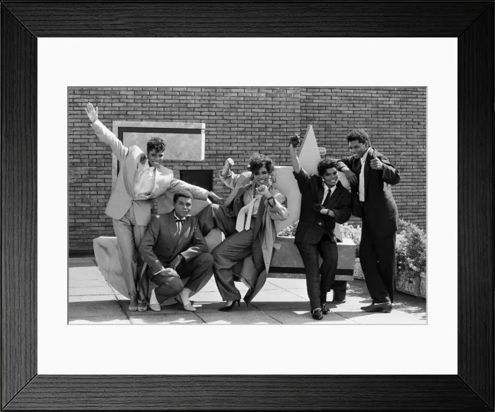 Framed Print : Pop group Five Star. Left to right, Lorraine, Stedman, Denise, Doris and Delroy. London Framed Print : Pop group Five Star. Left to right, Lorraine, Stedman, Denise, Doris and Delroy. London