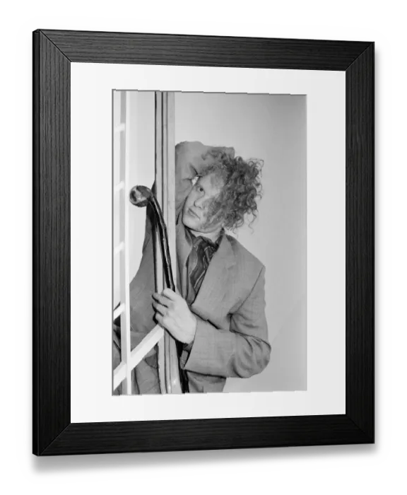 Framed Print : Mick Hucknall, singer with Simply Red. 28th May 1986 Framed Print : Mick Hucknall, singer with Simply Red. 28th May 1986