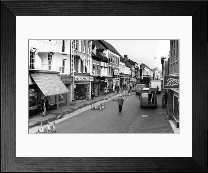 Framed Print : Lichfield town centre, Staffordshire. 15th November 1982 Framed Print : Lichfield town centre, Staffordshire. 15th November 1982