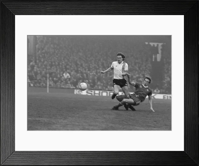 Framed Print : Middlesbrough verses Manchester United, played at Ayresome Park, Middlesbrough Framed Print : Middlesbrough verses Manchester United, played at Ayresome Park, Middlesbrough