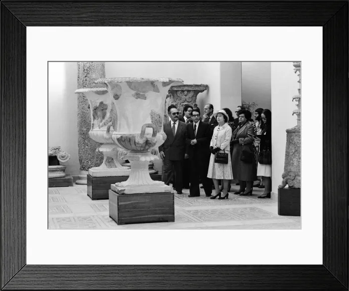 Framed Print : Queen Elizabeth II and Prince Philip, Duke of Edinburgh visit Tunis, Tunisia Framed Print : Queen Elizabeth II and Prince Philip, Duke of Edinburgh visit Tunis, Tunisia