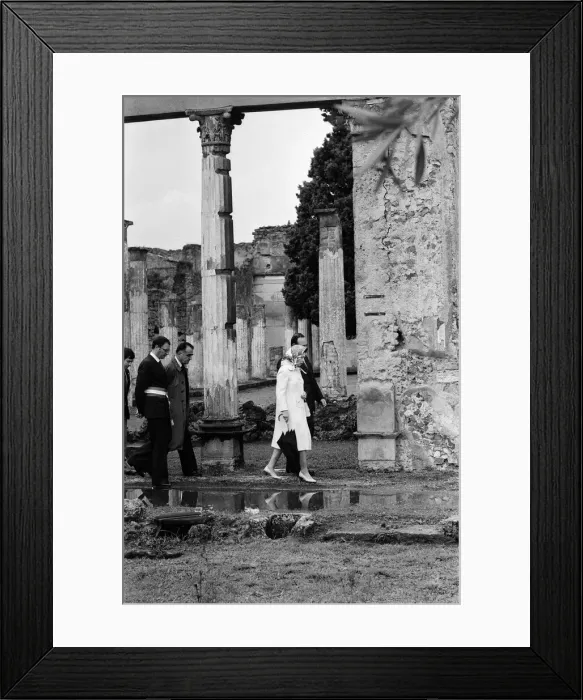 Framed Print : Queen Elizabeth II visits the ruins of Pompeii, Italy. 19th October 1980 Framed Print : Queen Elizabeth II visits the ruins of Pompeii, Italy. 19th October 1980